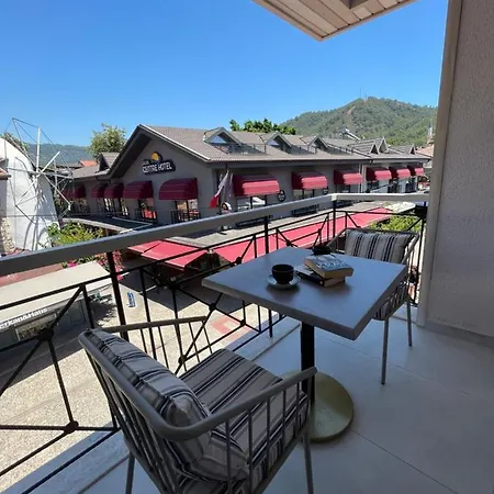 Aparthotel Pier21 House